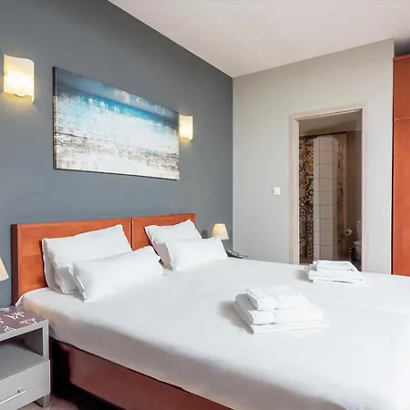 Ampelia Kassandra Aparthotel