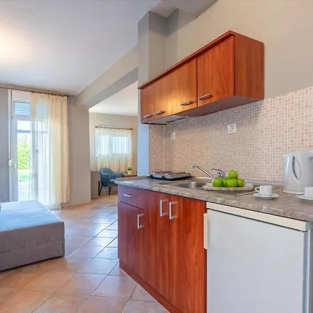 Ampelia Kassandra 3*
