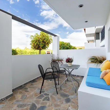 Ampelia Kassandra アパートホテル