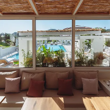 Aparthotel Ampelia Kassandra