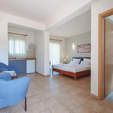 Ampelia Kassandra Aparthotel