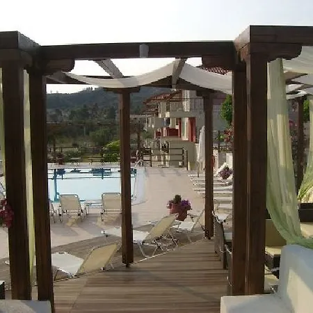 Aparthotel Ampelia Kassandra 3*