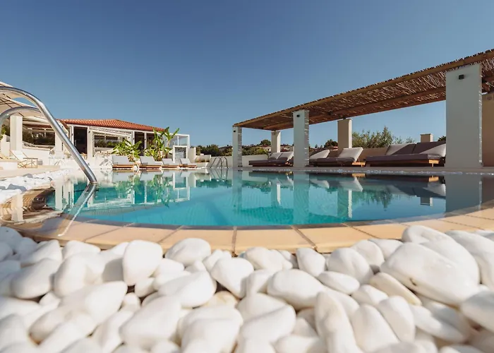 Ampelia Kassandra Aparthotel Chanioti