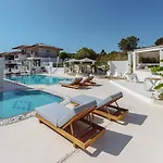 Ampelia Kassandra شقة فندقية