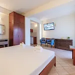 Ampelia Kassandra شقة فندقية 3*