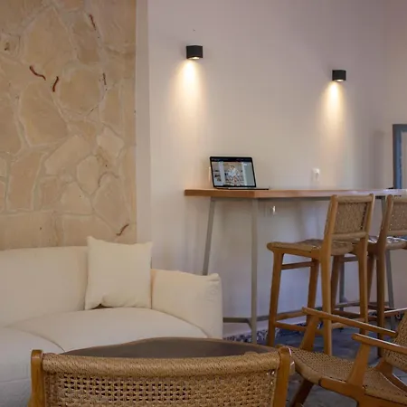 Ampelia Kassandra Aparthotel