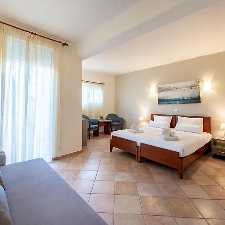Ampelia Kassandra 3*