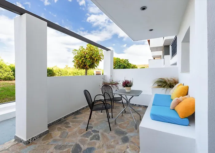 Ampelia Kassandra Aparthotel