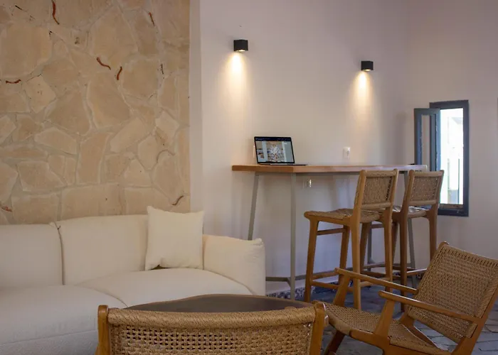 Ampelia Kassandra Aparthotel