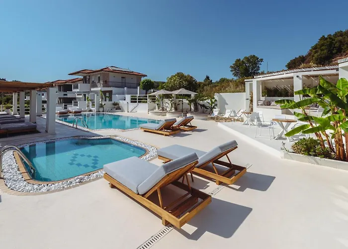 Ampelia Kassandra Aparthotel