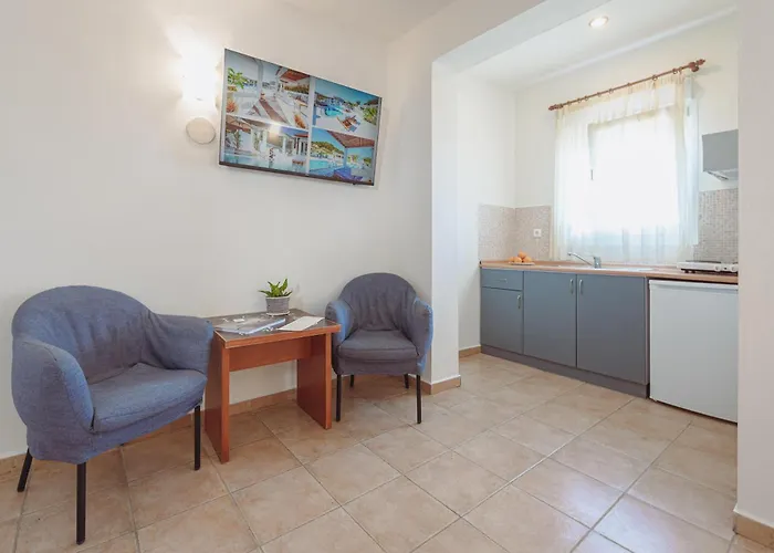 Aparthotel Ampelia Kassandra Hanioti