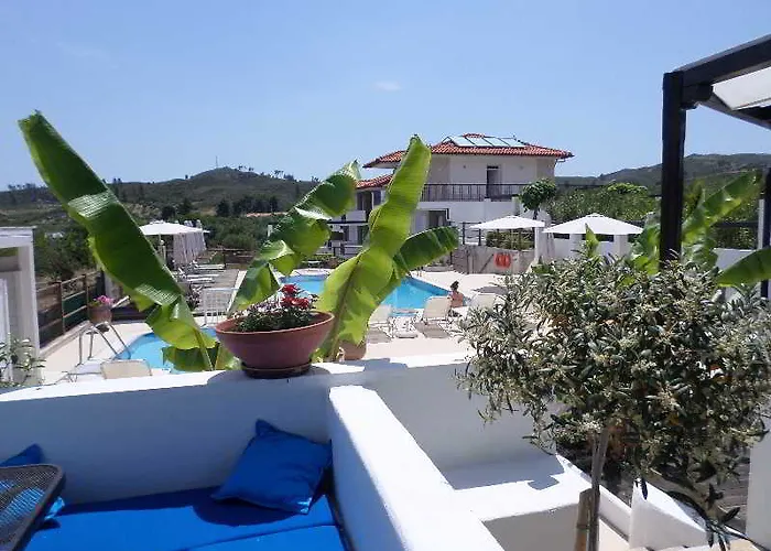 Ampelia Kassandra Aparthotel