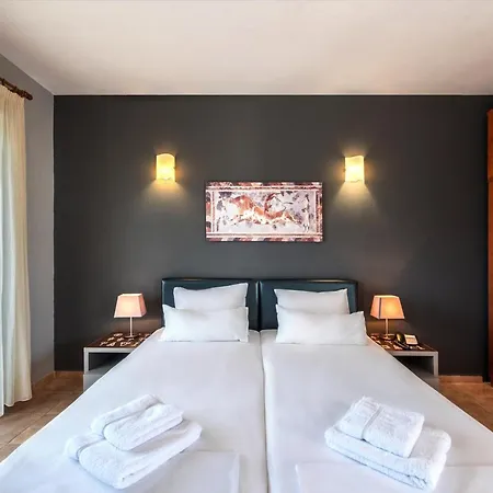 Ampelia Kassandra Aparthotel