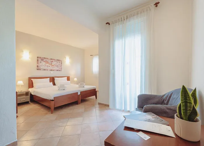 Ampelia Kassandra Aparthotel 3*
